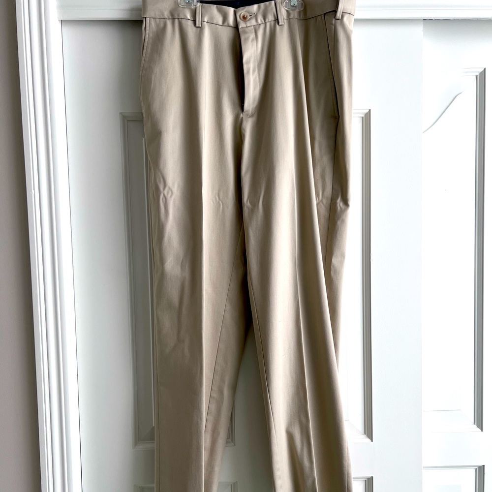 Haggar Mens Khaki Pants classic fit 34 x 32